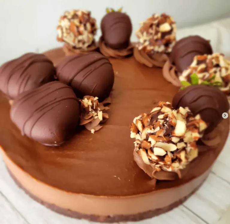Minuet Cakes Chocolate souffle with Cherry 768x748